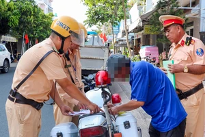 CSGT An Giang ra quân bảo đảm trật tự, an toàn giao thông dịp lễ 30-4