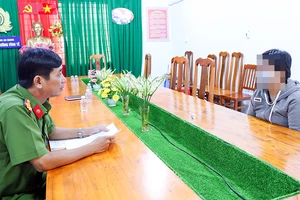 Bán xe và dây chuyền rồi hoang báo bị cướp