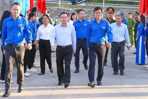 Ông Nguyễn Thanh Nghị dự lễ ra quân Chiến dịch Thanh niên tình nguyện Hè năm 2026