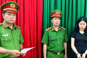An Giang: Tạm giữ nữ giám đốc 24 tuổi kinh doanh túi xách, ví hàng hiệu giả
