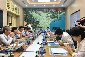 Họp khẩn ứng phó với áp thấp nhiệt đới đang mạnh