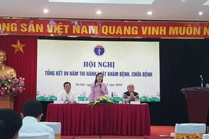 Chứng chỉ hành nghề KCB: Thế giới phải thi tuyển, VN xét hồ sơ