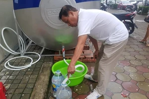 UBND Hà Nội: Nước sạch sông Đà đã an toàn, đảm bảo sinh hoạt