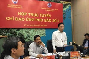 Khẩn cấp ứng phó với bão số 6 tăng mạnh, hướng vào đất liền