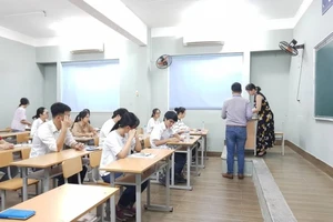 Tuyển dụng đặc cách giáo viên hợp đồng từ 2015 về trước