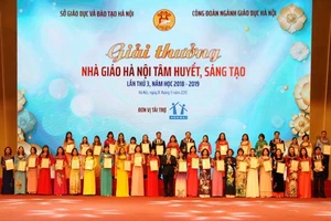 Hà Nội vinh danh 125 nhà giáo tâm huyết, sáng tạo