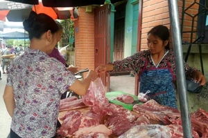 Dự trữ hàng chục ngàn tấn thịt heo cho tết 