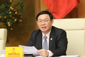 Phó Thủ tướng: Chống dịch nhưng không để ách tắc hàng hóa