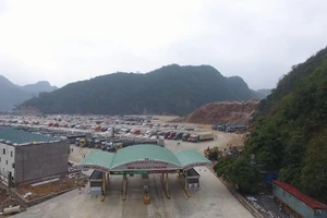 Kiến nghị tạm dừng tiếp nhận hàng hóa qua cửa khẩu Tân Thanh