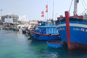 Ngư dân bám biển sản xuất bình thường thuộc vùng biển Việt Nam