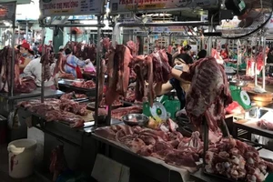 Giá heo hơi giảm gần 20.000 đồng/kg