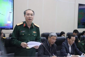 Quân đội huy động máy bay, gần 700.000 người ứng phó bão số 8