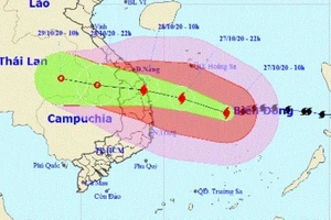 Bão số 9 đang hướng về đất liền, gió mạnh giật cấp 17