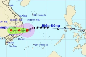 Bão số 12, miền Trung đang mưa rất to