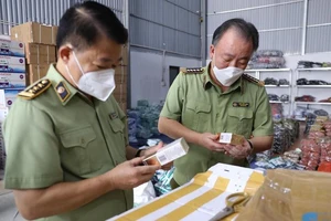 Kiểm tra hàng loạt kho hàng hóa không rõ nguồn gốc liên tỉnh Hà Nội, Hưng Yên