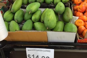 Xoài xanh Việt Nam bán tại Úc với giá 300.000 đồng/kg