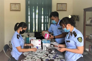 Bị phạt 10 triệu vì mua kit test nhanh COVID-19 nhập lậu