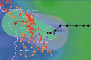 Không có 'dòng dẫn đường', áp thấp nhiệt đới vẫn chưa vào đất liền