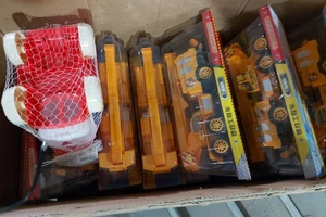 Đột kích kho đồ chơi Trung thu 'Made in China' khủng nghi vi phạm