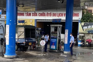 Cửa hàng xăng dầu treo biển 'Mất điện' bị phạt 10 triệu đồng