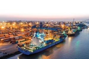 Sốc với giá cước vận chuyển tăng 4 lần