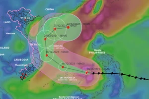 Bão RAI giật cấp 17 đã vào Biển Đông thành cơn bão số 9