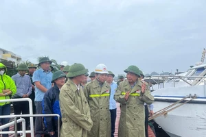 Bão số 2 giật cấp 10 áp sát đất liền, Hà Nội đã có mưa