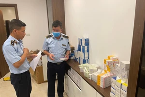 Phát hiện kho thuốc tây có dấu hiệu bất thường 'núp' trong chung cư