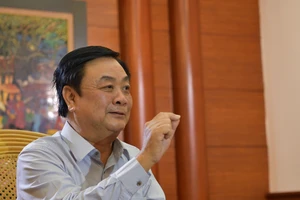 Bộ trưởng Lê Minh Hoan: Phải bỏ 'buôn chuyến', chuyển sang bán chính ngạch