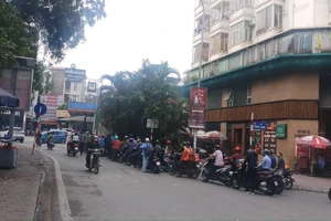 Hai Phó Thủ tướng chủ trì cuộc họp về điều hành xăng dầu vào chiều nay