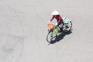 Đang mùa xuân, nhiều khu vực nóng vượt mốc lịch sử, có nơi hơn 41 độ