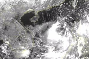 Biển Đông xuất hiện áp thấp, đang mạnh lên