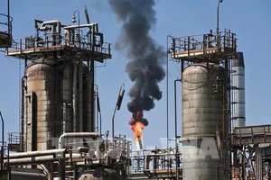 Giá dầu tăng vọt vì xung đột Israel và Hamas, sắp tới ra sao?