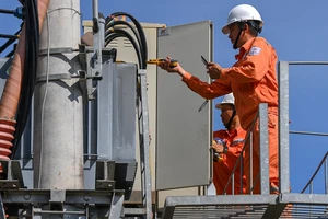 Có nên áp dụng cơ chế giá bán điện hai thành phần?