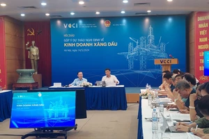 1 lít xăng đang phải thực hiện...quá nhiều mục tiêu