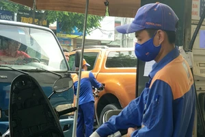 Chiều nay, giá xăng dầu giảm đồng loạt