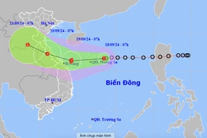 Áp thấp nhiệt đới đang tiến gần quần đảo Hoàng Sa, miền Trung mưa lớn từ hôm nay