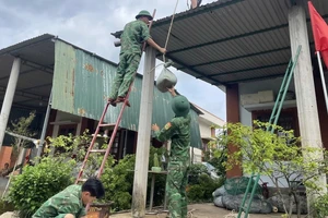Nhiều tỉnh miền Trung cấm biển, đóng cửa sân bay, sơ tán dân để ứng phó bão Trà Mi