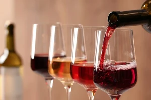 Thu hồi giấy phép 4 công ty phân phối rượu ở Hải Phòng, Bắc Ninh 