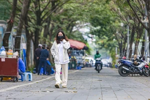 Miền Bắc chuyển rét, miền Trung nắng nóng gay gắt