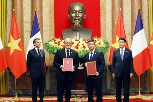 EVNNPT và AFD ký thỏa thuận tài trợ trị giá 67 triệu euro tăng cường mạng lưới truyền tải điện