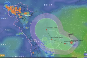 Áp thấp trên Biển Đông mạnh lên thành áp thấp nhiệt đới