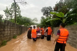 Mưa lớn lan rộng ở Bắc Bộ, nhiều địa phương ngập sâu