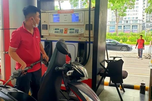 Giá xăng dầu trong nước đang giảm sâu 