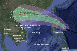Bão Wipha sắp vào Biển Đông
