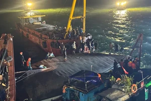 Toàn cảnh vụ lật tàu du lịch trên vịnh Hạ Long đến lúc này