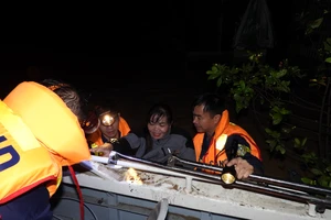 Nhiều xã ở Lạng Sơn ngập nặng, mất điện, việc cứu hộ gặp khó khăn 