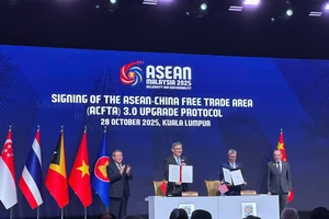 Ký Nghị định thư nâng cấp Hiệp định Thương mại tự do ASEAN - Trung Quốc