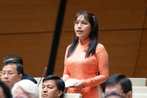 Không để người trẻ chìm đắm trong thế giới ảo, 'tổng tài bá đạo'