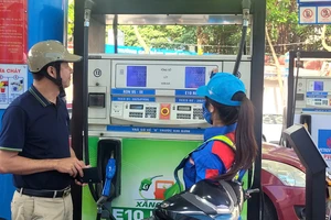 Bộ Công Thương lập kế hoạch chi tiết áp dụng đồng loạt xăng E5, E10 từ 1-6